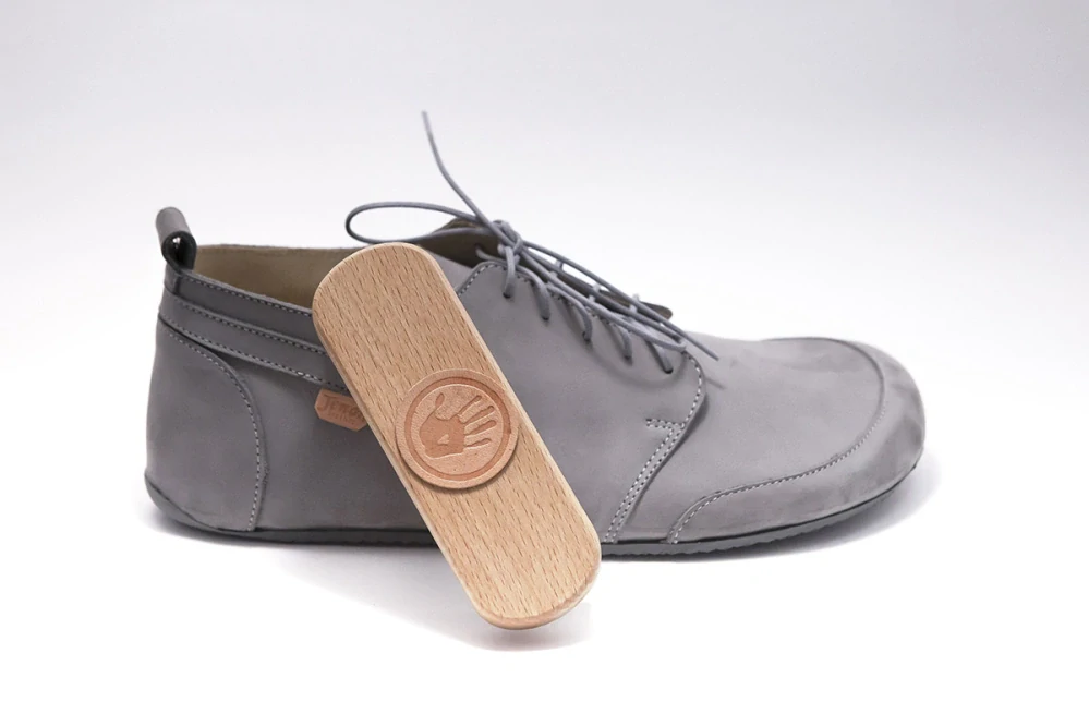 Brush for suede and nubuck