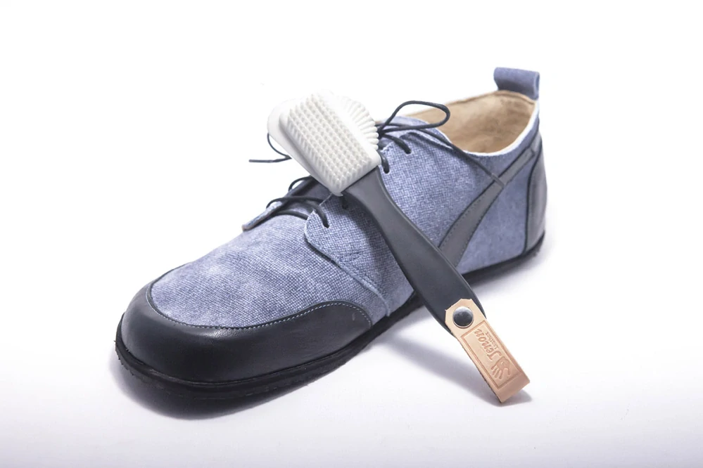 Double-sided brush for suede and nubuck